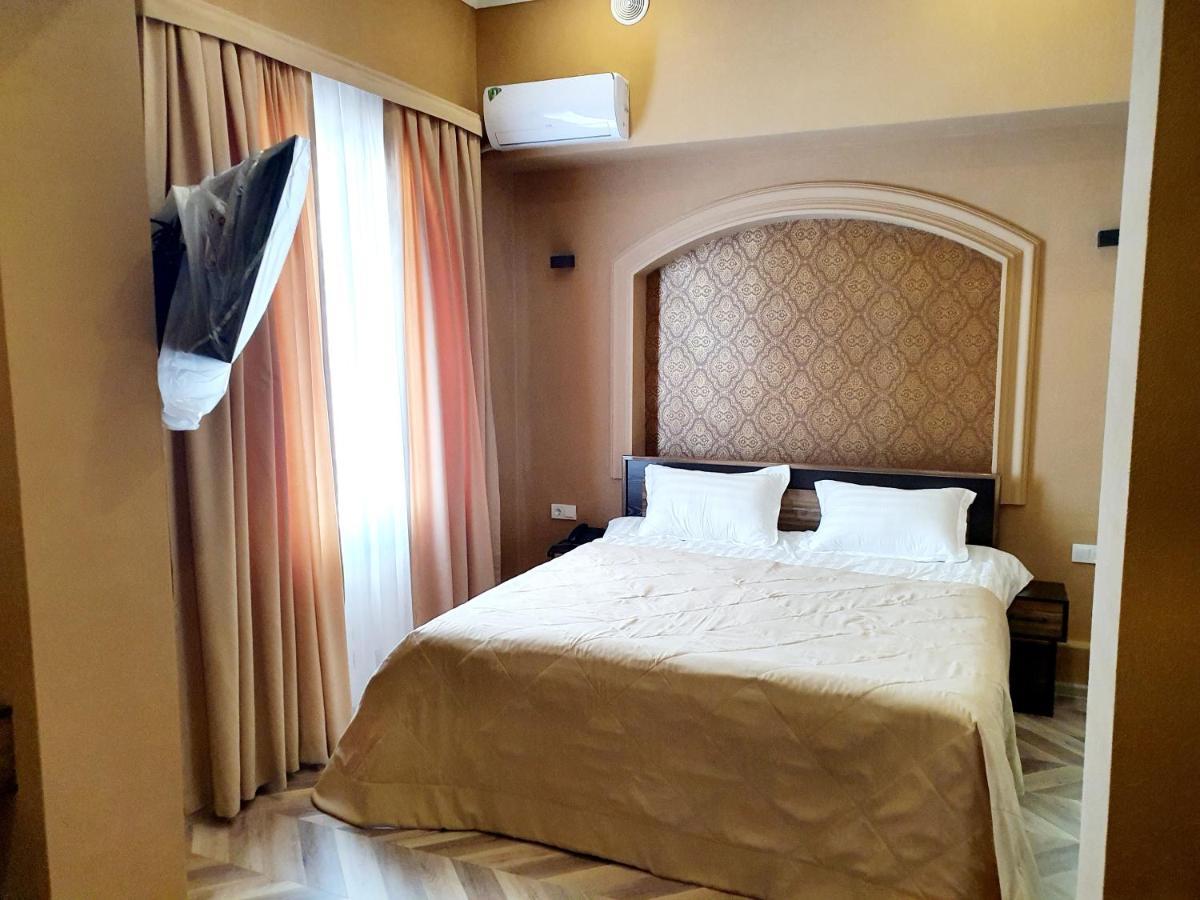 Guest House Twins Tashkent Esterno foto